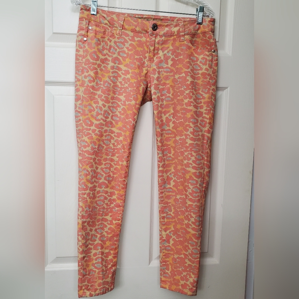 Celebrity Pink - Peach Denim Skinny Fit Jeans in size 7 in EUC